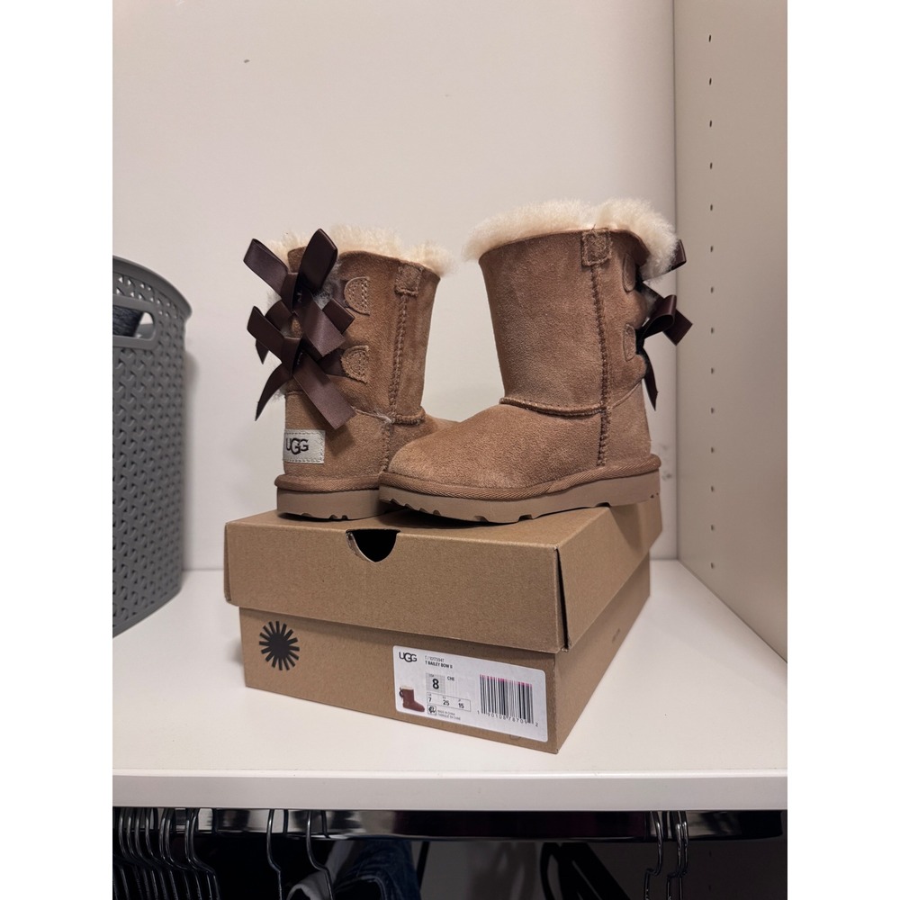 UGG Toddler Bailey Bow II Chestnut Suede Boots Size 8 NEW - Picture 2 of 7